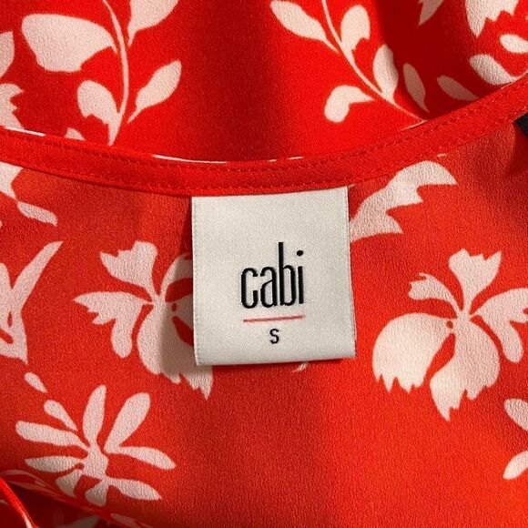 CAbi red white floral bohemian mosaic sleeveless tie shoulder silky tank top - Picture 2 of 6